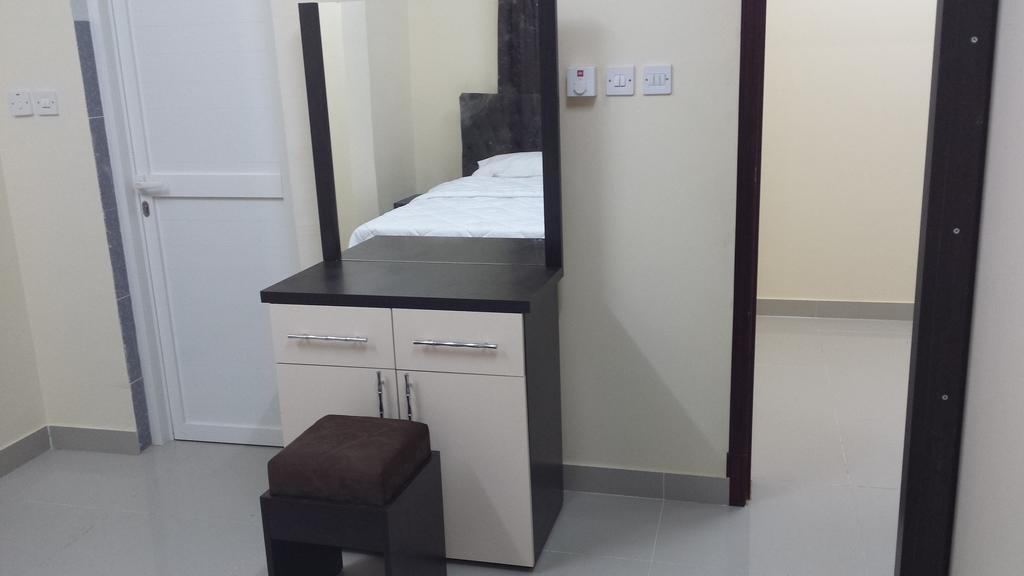 Golden Seasons Furnished Apartment Salalah Room photo