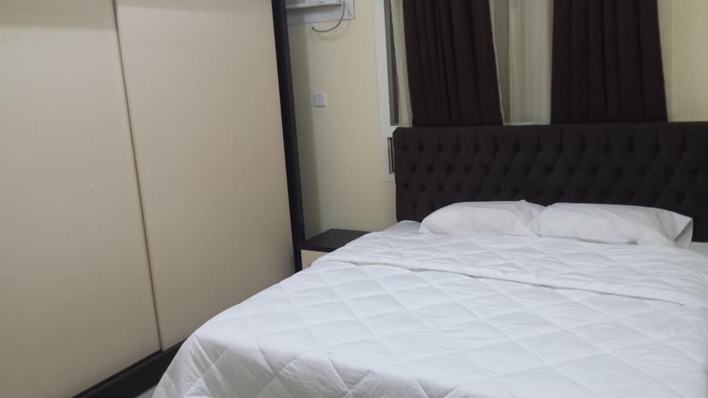 Golden Seasons Furnished Apartment Salalah Room photo