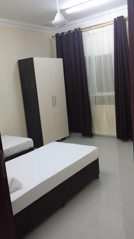 Golden Seasons Furnished Apartment Salalah Room photo